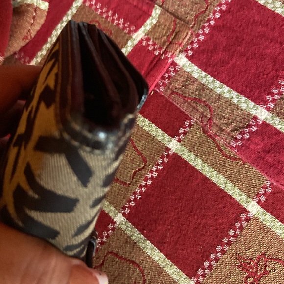 Vintage Michael Kors wallet four pocket  buckle snap - Picture 12 of 15